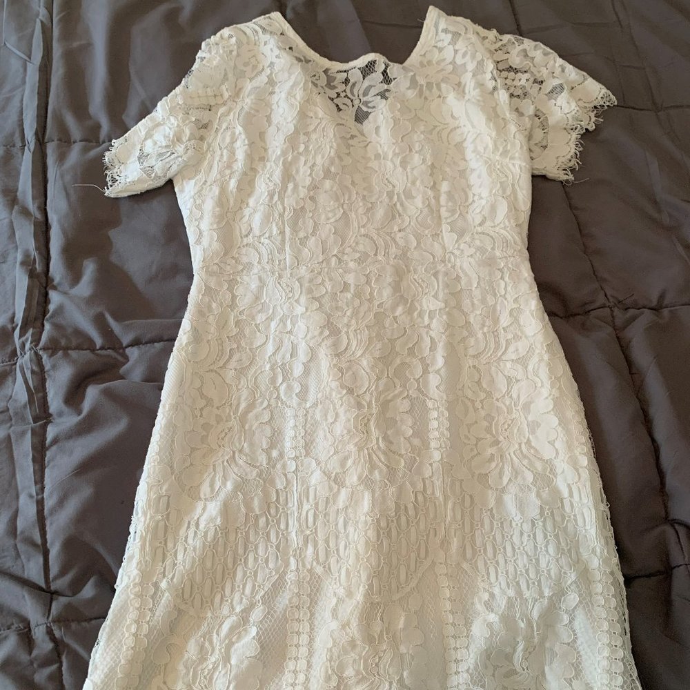 White Lace dress with short sleeves
